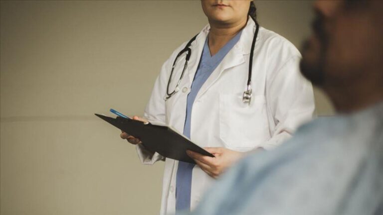 abdde bir eyalet lisansli doktor gibi davranan sohbet robotuna dava acti lm2GEVqx