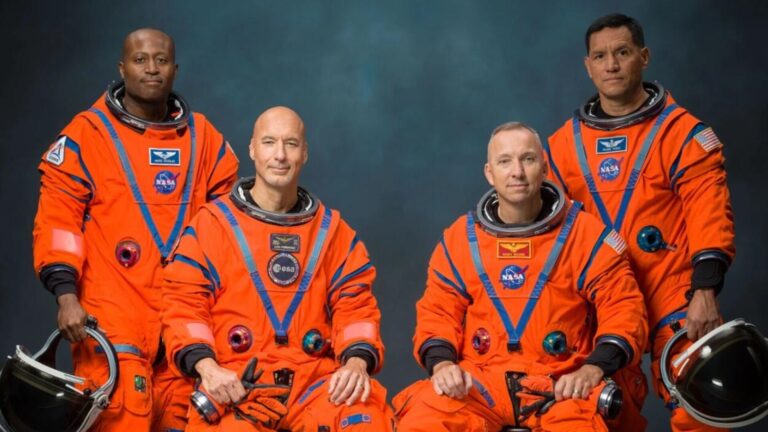 Artemis III astronotları açıklandı: Bayan astronot bulunmaması reaksiyon çekti 14 artemis iii astronotlari aciklandi bayan astronot bulunmamasi reaksiyon cekti tOCx96KF