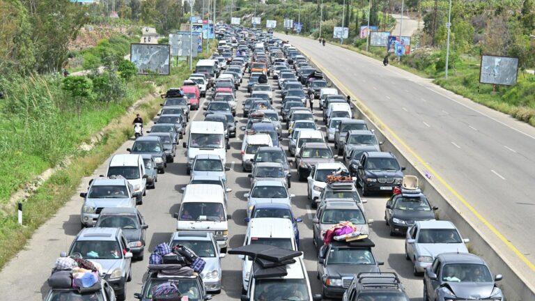 ateskesin akabinde binlerce lubnanli guneye donus yapmaya basladi qfm4ZG4N