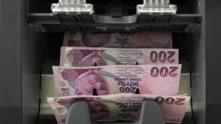 bakan isikhan acikladi emekli bayram ikramiyesi artacak mi Rhg7vt6v