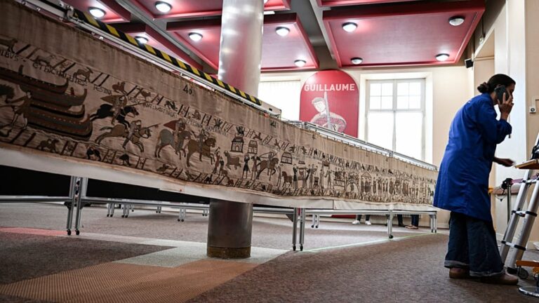 bayeux goblen ilk kez londrada tum uzunlugu boyunca duz olarak sergilenecek TJdtcEvk
