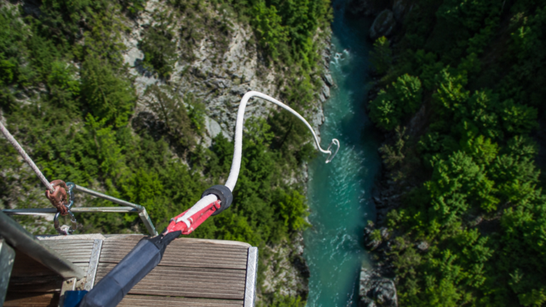 brezilyada bungee jumping faciasi halatini baglamadan 40 metreden asagi attilar 21 yasindaki bayan hayatini l5psAyK5