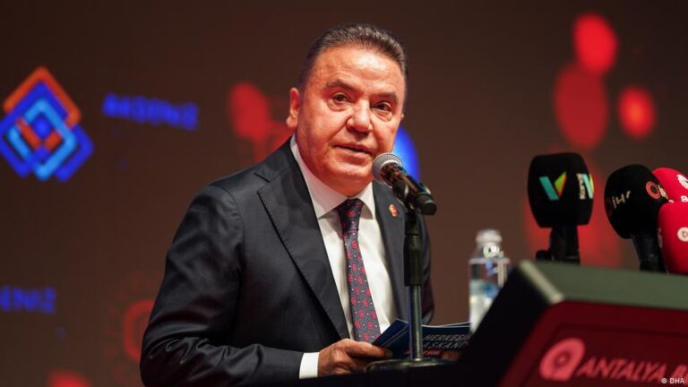 dha muhittin bocek aktiflik pismanliktan faydalandi qqatztwu