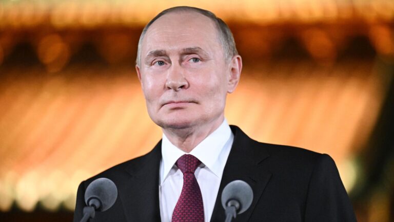 Dünyanın gözü Çin'de: Putin'i karşılamak için Tiananmen Meydanı'nda son hazırlıklar da tamamlandı 8 dunyanin gozu cinde putini karsilamak icin tiananmen meydaninda son hazirliklar da tamamlandi NSaVf915