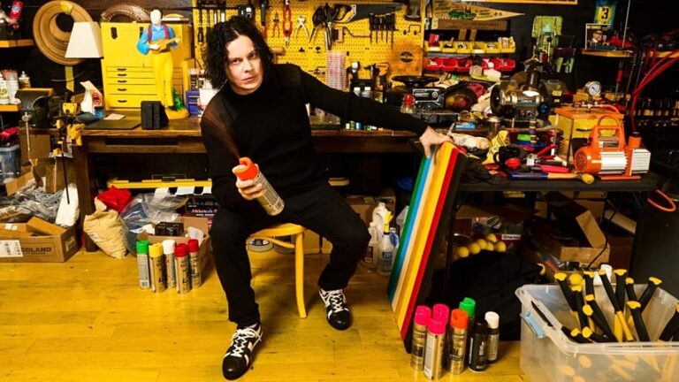 dusunen adamin sanati rockci jack white birlesik kralliktaki ilk buyuk sergisinde ozel sanat eserleriyle DQRw95fd