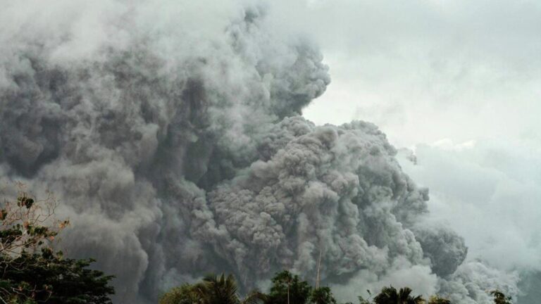 filipinlerde alarm mayon yanardagi patladi binlerce kisi tahliye edildi eUlqSRK7