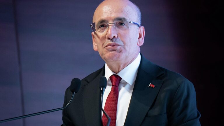 Hazine ve Maliye Bakanlığı'ndan emekli maaşı savlarına yalanlama 2 hazine ve maliye bakanligindan emekli maasi savlarina yalanlama hkvVHm4q