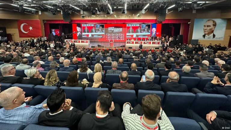 Hukukçular: CHP'de kurultay tek legal çıkış yolu 2 hukukcular chpde kurultay tek legal cikis yolu 32NWdhEv
