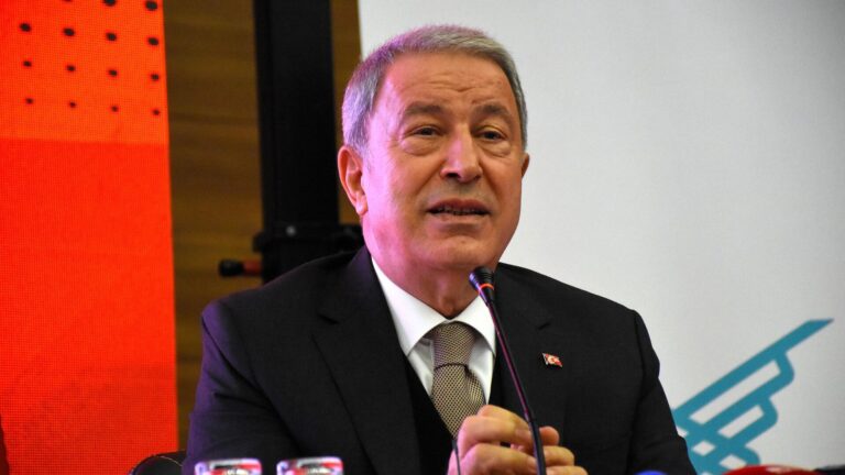 hulusi akar yarindan itibaren isi gucu okulu birakip cine gidin YNIlse1O