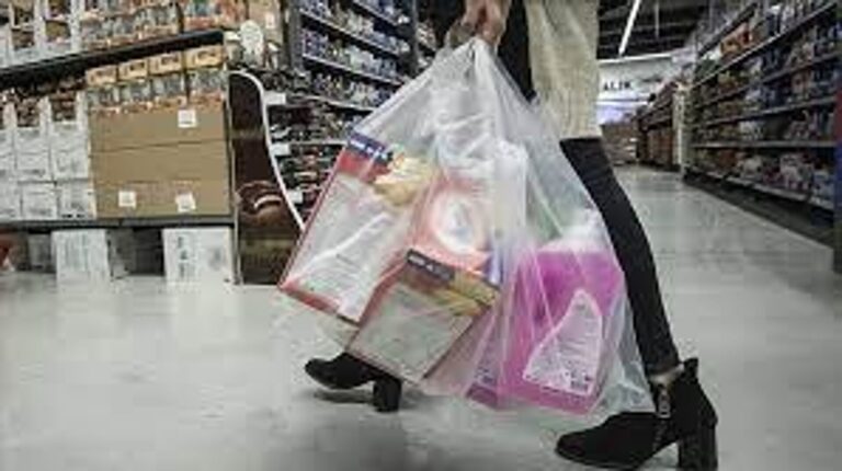 iran savasi japonyada plastik krizine yol acti YJgSY1sG