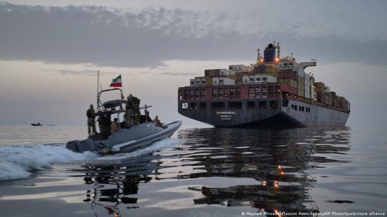 iran savasi korfezde 20 bin denizci mahsur vgi4iDnY