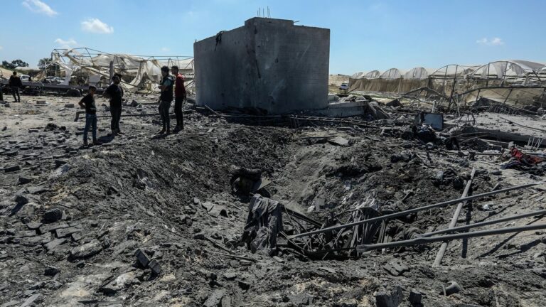 israilin ateskesten beri gazzeye ataklarinda 247 cocuk ve 191 bayan dahil 930 kisi oldu g9ipbIDP