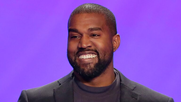 kanye west istanbulda pAD7vhR1