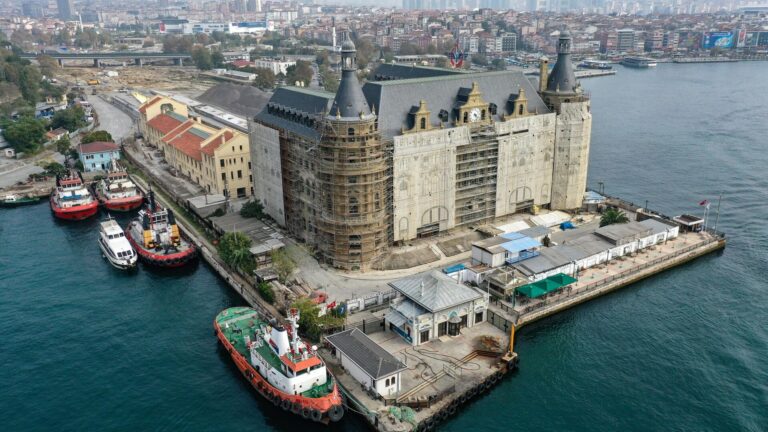kultur ve turizm bakani ersoy ilk kez paylasti 130 yillik haydarpasa garinda onarim calismalari tcyHxS45
