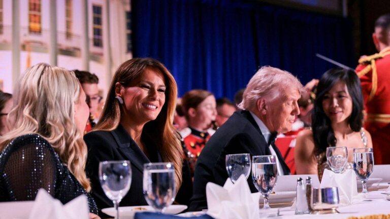 Melania Trump, ‘dul kadın’ latifesi sonrası Jimmy Kimmel'a 'korkak' dedi 12 melania trump dul kadin latifesi sonrasi jimmy kimmela korkak dedi xuJ5ItCd