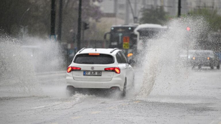 meteorolojiden kuvvetli saganak uyarisi ege haric tum bolgelerde yagis tesirli olacak DjRQrLae