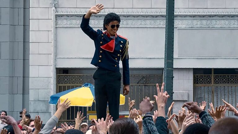 michael dunya capinda 217 milyon dolarlik acilisla gisede muzik biyografisi rekorlari kirdi pGMDANdz