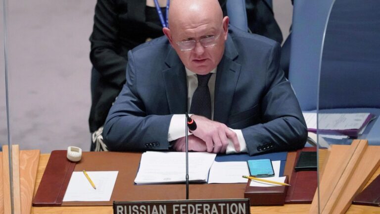 Nebenzya: LHC’deki kolej saldırısı Kiev’in ‘terör niteliğini’ ortaya koydu 5 nebenzya lhcdeki kolej saldirisi kievin teror niteligini ortaya koydu 87S92SiS