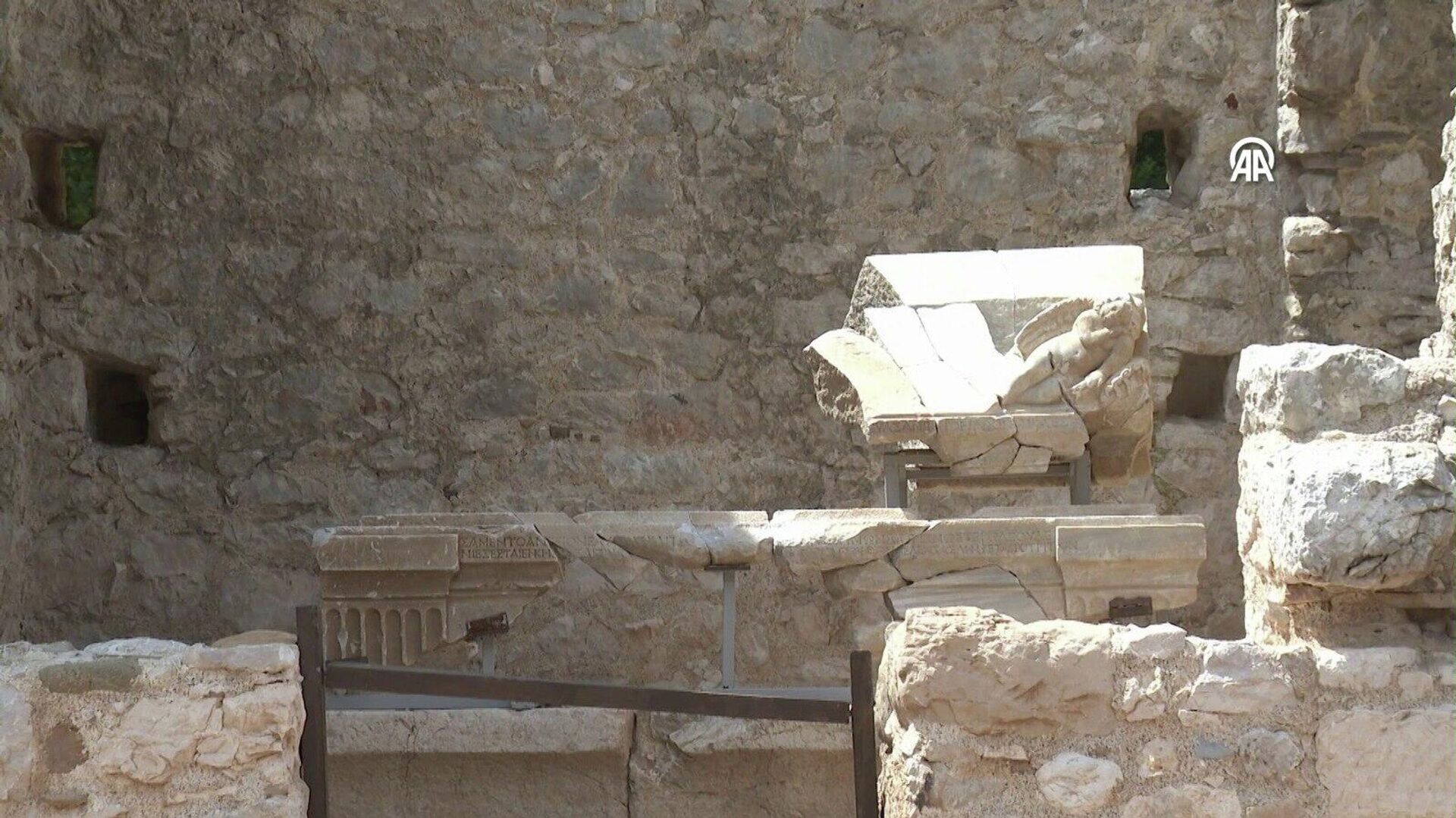 olymposta dikkat ceken kesif aristokrat bayana iliskin anitsal mezar bulundu 0 YQFsWs3T