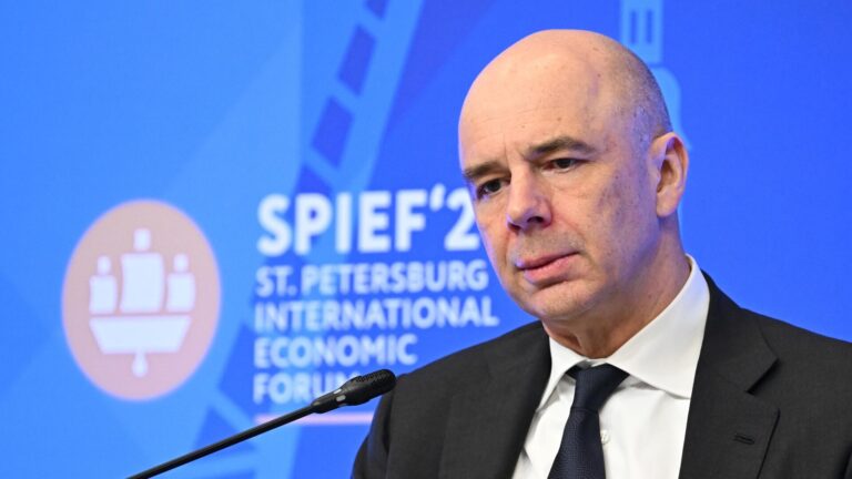 rusya maliye bakani siluanov hammadde rezervlerini cikarmak zorlasiyor guc bolumune yeni tesvikler yolda Ax6ycWZb