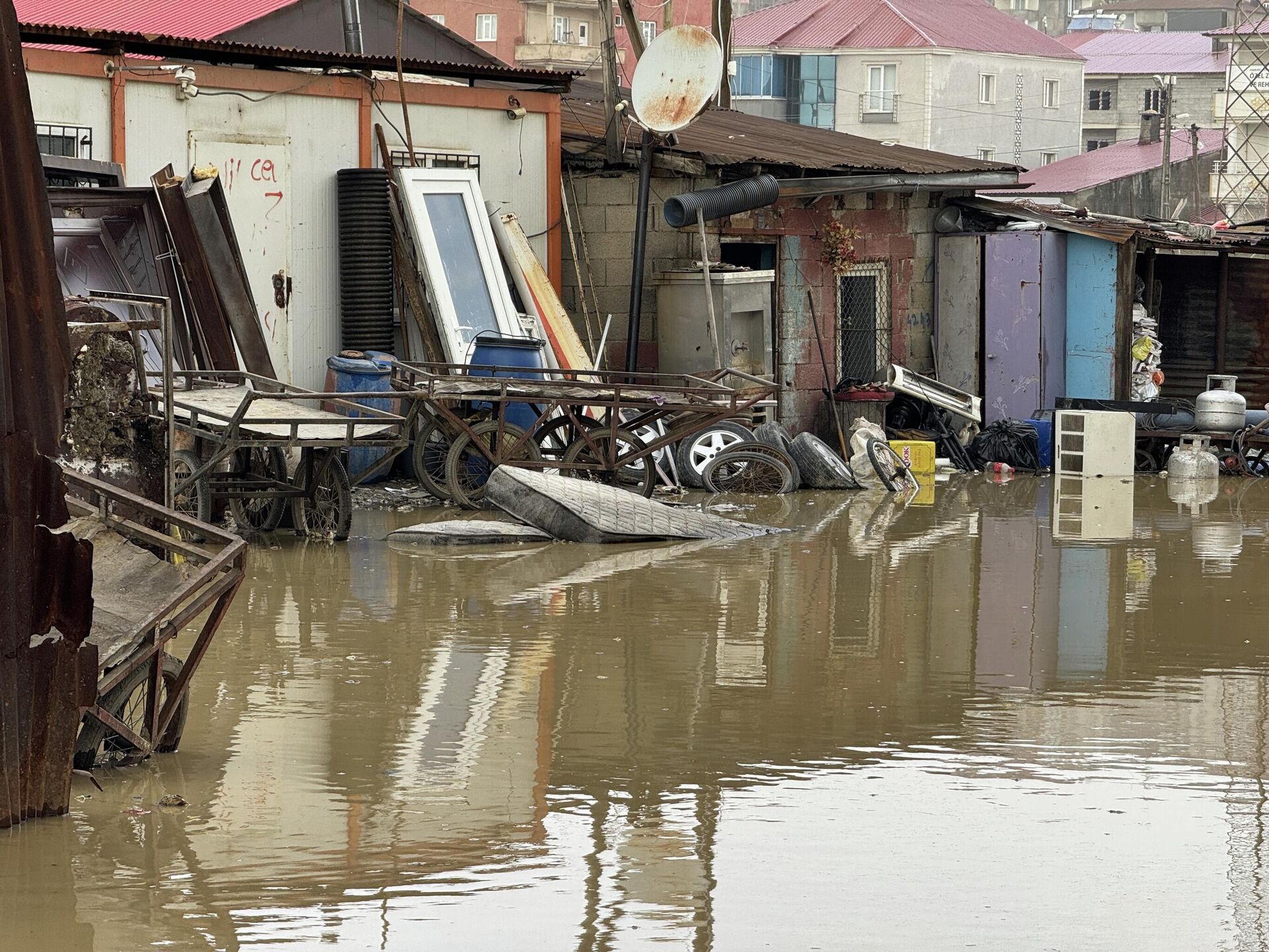 siirt adiyaman ve hakkaride saganak tesirli oldu konutlari su basti hayvanlar telef oldu 2 A2OJWVjr