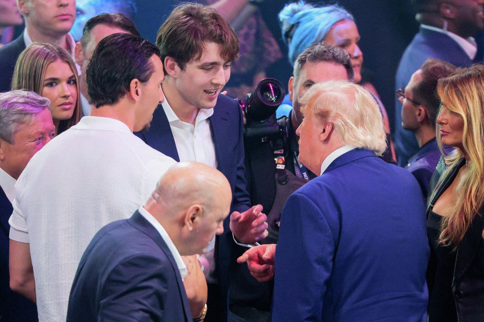 Trump, Beyaz Saray bahçesinde UFC gecesine konut sahipliği yaptı 2 trump beyaz saray bahcesinde ufc gecesine konut sahipligi yapti 0 mILSCH7e