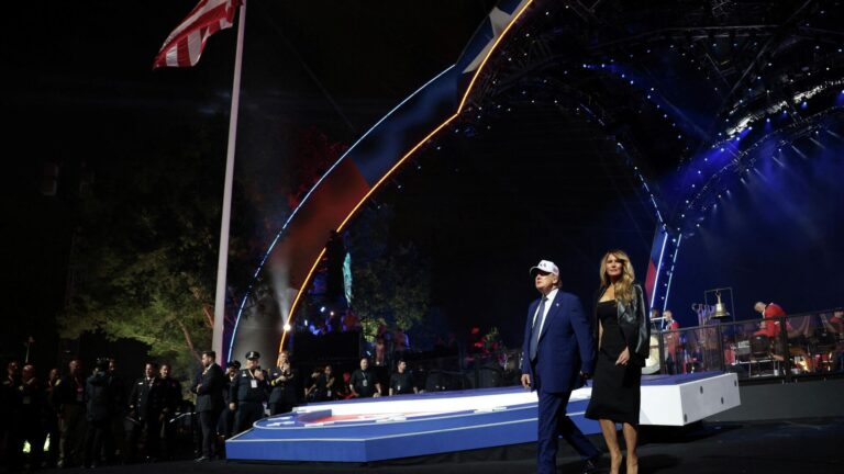 Trump, Beyaz Saray bahçesinde UFC gecesine konut sahipliği yaptı 5 trump beyaz saray bahcesinde ufc gecesine konut sahipligi yapti alRxZQHU