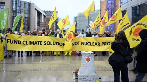 Yeni enerji şokuyla karşı karşıya kalan Avrupa, cevabın nükleeri yeniden canlandırmak olup olmadığını soruyor 4 yeni enerji sokuyla karsi karsiya kalan avrupa cevabin nukleeri yeniden canlandirmak olup olmadigini soruyor SvIIhZpD