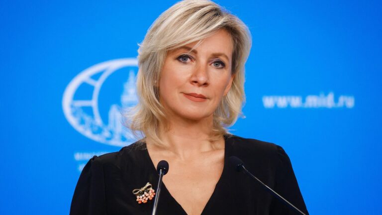 Zaharova'dan Zelenskiy'e alaycı tavsiye: Rusya’yı durdurmak için Yermak'ın ‘falcısına’ başvursun 8 zaharovadan zelenskiye alayci tavsiye rusyayi durdurmak icin yermakin falcisina basvursun RjnlSn59